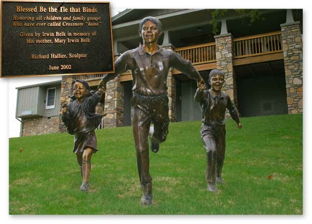 Sculptor Richard Hallier